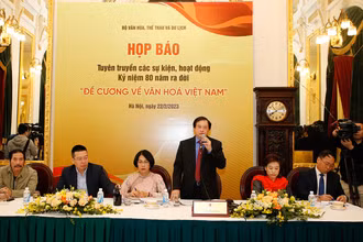 Thứ trưởng Văn hóa, Thể thao và Du lịch Tạ Quang Đông chủ trì cuộc họp báo. (Ảnh: NAM NGUYỄN)