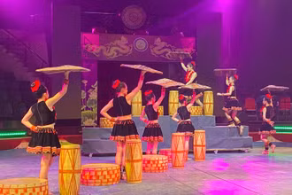 Một tiết mục biểu diễn tại Lễ bế mạc. (Ảnh: THÙY DƯƠNG)