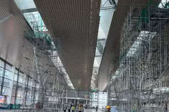 Nhà ga hành khách quốc nội T3 đang gấp rút hoàn thiện kịp thời đưa vào khai thác sau dịp 30/4/2025. (Ảnh: THÀNH ĐẠT)