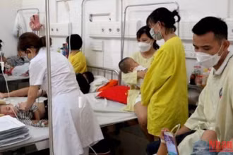 Số trẻ nhập viện tăng cao ở Bệnh viện Sản Nhi tỉnh Lào Cai.