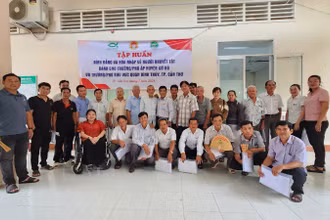 Khóa tập huấn bình đẳng và hòa nhập về người khuyết tật tại huyện Cờ Đỏ, thành phố Cần Thơ.