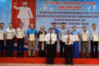 Bình Phước tuyên dương Trưởng ban Công tác Mặt trận tiêu biểu giai đoạn 2019-2022.