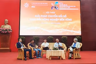 Trao đổi, thảo luận giữa các diễn giả với đại biểu tại hội thảo