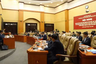 Đại diện các Bộ, Ban, ngành Trung ương và tham dự và tham luận tại hội nghị về các giải pháp thực hiện nhiệm vụ tìm kiếm, quy tập, xác định danh tính hài cốt liệt sĩ còn thiếu thông tin trong thời gian tới. (Ảnh: NGUYỄN BẰNG)