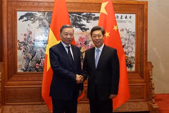 Bộ trưởng Tô Lâm và đồng chí Trần Văn Thanh. (Ảnh: MPS)