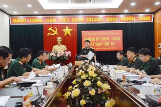 Đại tướng Lương Cường chủ trì kỳ họp thứ 16. (Ảnh QĐND)