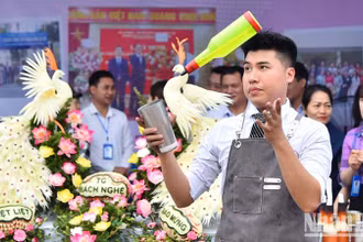 Sinh viên Trường trung cấp Bách nghệ Hà Nội tại Ngày hội gắn kết giáo dục nghề nghiệp Thủ đô với thị trường lao động, tháng 5/2023. (Ảnh: Thủy Nguyên)