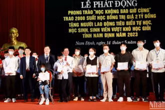 Quang cảnh Lễ Phát động phong trào "Học không bao giờ cùng" năm 2023 do Ủy ban nhân dân tỉnh Nam Định tổ chức.