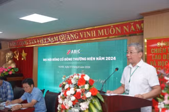 Ông Nguyễn Tiến Hải, Bí thư Đảng ủy, Chủ tịch Hội đồng Quản trị phát biểu tại Đại hội cổ đông thường niên năm 2024.