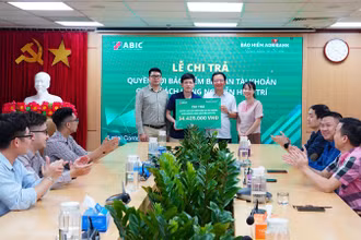 Lễ chi trả quyền lợi bảo hiểm Bảo an tài khoản.