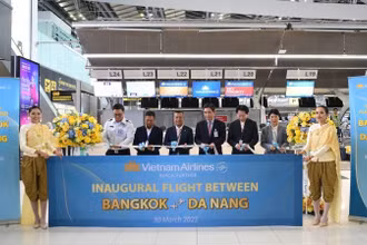 Lễ cắt băng khai trương đường bay thẳng Bangkok-Đà Nẵng.