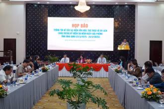 Quang cảnh buổi họp báo.