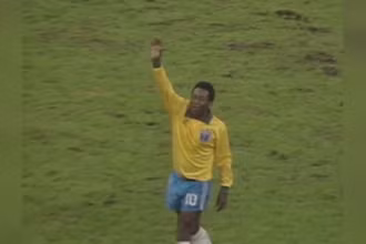 [Video] Nhìn lại sự nghiệp của vua bóng đá Pele
