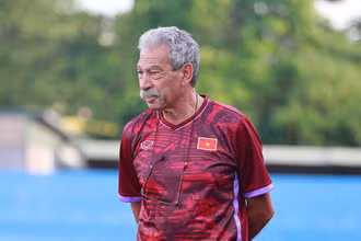 Ông Hatem Souissi đã từng là cộng sự của huấn luyện viên Philippe Troussier. (Ảnh: VFF)