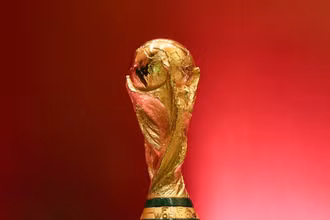 Cúp vàng World Cup. (Ảnh: Skysports)