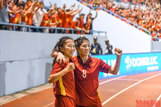 Đội tuyển nữ Việt Nam thắng 1-0 trước đội tuyển nữ Thái Lan để giành Huy chương Vàng SEA Games 31. (Ảnh: THÀNH ĐẠT)