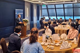 Quang cảnh buổi gặp gỡ các doanh nghiệp. 