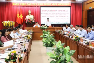 Trưởng Ban Nội chính Trung ương Phan Đình Trạc phát biểu tại buổi làm việc.