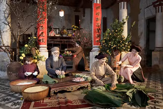 Không khí những ngày chuẩn bị Tết có một chút dư vị nào đó thiêng liêng đến khó tả. (Ảnh: Bùi Quang Quý/hanoimoi.com.vn) 