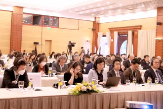 Các đại biểu tham dự hội thảo.