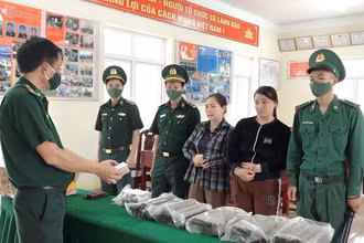Bộ đội biên phòng đấu tranh với đối tượng mua bán trái phép vật liệu nổ, phân tích tác hại của hành vi sử dụng vật liệu nổ trong khai thác hải sản.