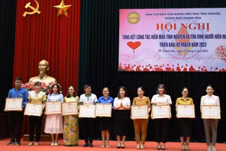 Thành phố Thanh Hóa tôn vinh, khen thưởng các tập thể, cá nhân tiêu biểu trong hiến máu nhân đạo.