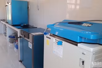 Thiết bị phòng Thí nghiệm công nghệ sinh học của Trung tâm ứng dụng khoa học và công nghệ.