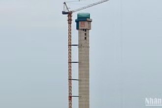 Đài Kiểm soát không lưu (ATCT) Long Thành đã hoàn thành phần bê-tông cốt thép đến cos 107,88m, vượt tiến độ kế hoạch hai tháng.