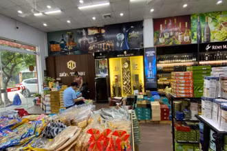 Lực lượng Quản lý thị trường tỉnh Bắc Giang kiểm tra hàng hóa vi phạm