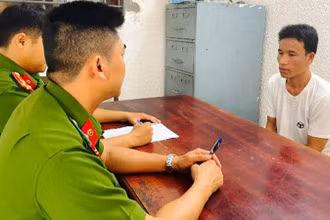 Đối tượng Võ Hoàng Quốc Việt khai nhận đã 2 lần trộm cắp tại nhà dân lúc đêm khuya.