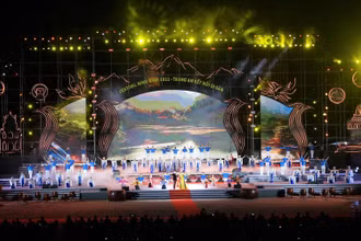 Quang cảnh khai mạc Festival Ninh Bình 2022-Tràng An kết nối di sản.