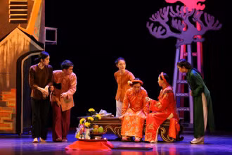Ảnh minh họa: Vở kịch “Chén thuốc độc” tại Nhà hát Lớn Hà Nội. (Nguồn: Báo Công an nhân dân)