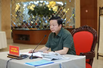 Phó Thủ tướng Trần Hồng Hà: Khẩn trương đánh giá thiệt hại, khắc phục hậu quả sau bão. (Ảnh: VGP/Minh Khôi)