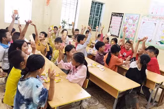 Các em học sinh Trường tiểu học Phúc Sơn, Yên Bái. Ảnh: baodantoc.vn