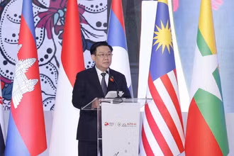 Chủ tịch Quốc hội khẳng định Việt Nam sẽ làm hết sức mình cùng các nước ASEAN và Nghị viện thành viên AIPA nỗ lực xây dựng một ASEAN-một AIPA vững mạnh. (Ảnh: Doãn Tấn/TTXVN)