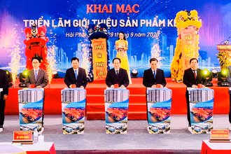 Triển lãm giới thiệu các sản phẩm kết nối đã mở đầu cho Diễn đàn kết nối doanh nghiệp hỗ trợ và doanh nghiệp FDI Hải Phòng năm 2023.