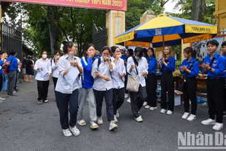 Thí sinh Hà Nội tại kỳ thi tốt nghiệp trung học phổ thông năm 2023