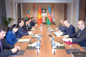 Bộ trưởng Lương Tam Quang hội đàm với Giám đốc cơ quan an ninh quốc gia Azerbaijan.