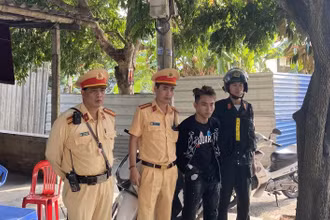 Đối tượng Nguyễn Ngọc Thành bị lực lượng chức năng bắt giữ khi đang trên đường lẩn trốn.