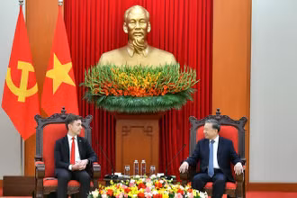 Tổng Bí thư Tô Lâm tiếp Đại sứ Liên minh châu Âu (EU) tại Việt Nam Julien Guerrier. (Ảnh: ĐĂNG KHOA) 