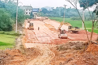 Được giao mặt bằng đến đâu, các nhà thầu tuyến đường liên kết Thái Nguyên-Bắc Giang-Vĩnh Phúc thi công đến đấy.