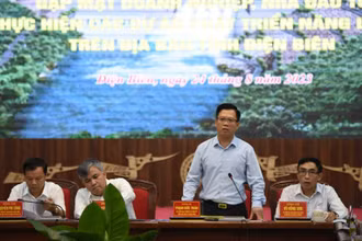 Đồng chí Phạm Đức Toàn, Phó Chủ tịch Thường trực Ủy ban nhân dân tỉnh Điện Biên yêu cầu lãnh đạo các sở, ngành chỉ đạo cán bộ, công chức thực hiện nghiêm đạo đức công vụ.