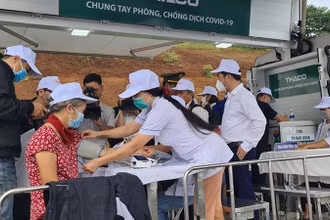 Người dân tỉnh Đắk Nông tích cực trong việc tiêm vaccine phòng dịch bệnh Covid-19. 