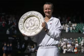 Krejcikova nhận danh hiệu vô địch đơn nữ Wimbledon 2024. (Nguồn: Getty)