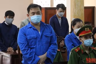 Bị cáo Mãnh và các đồng phạm lãnh án tù.