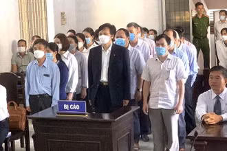 Các bị cáo tại phiên tòa.