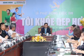 Quang cảnh buổi gặp mặt báo chí.