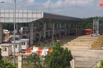 Trạm thu phí đầu tuyến cao tốc Hà Nội-Hải Phòng.