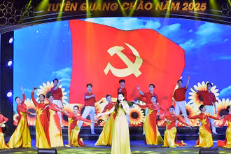 Chương trình nghệ thuật đặc sắc với chủ đề “Tuyên Quang - Niềm tin tương lai”.