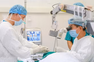 Chương trình áp dụng kỹ thuật mổ mắt Phaco hiện đại và dùng thủy tinh thể mềm nên các bệnh nhân không bị đau, có thể tháo băng sau vài tiếng.